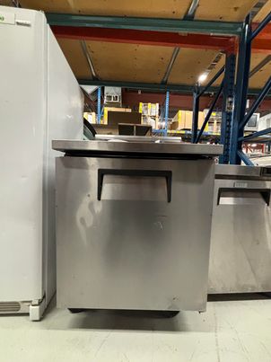 Single Door 27" Refrigerated Sandwich Prep Table Single Door 27" Refrigerated Sandwich Prep Table