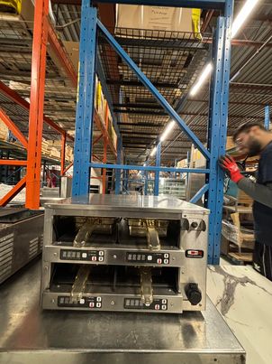 18.87"W Freestanding Warming Unit w/ (2) 12" Compartments, 120v 18.87"W Freestanding Warming Unit w/ (2) 12" Compartments, 120v